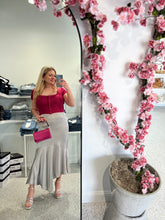 Load image into Gallery viewer, Magenta Knit Button Top