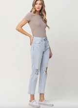 Load image into Gallery viewer, Ripped Stretch Mom Jeans