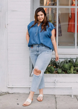 Load image into Gallery viewer, Ripped Stretch Mom Jeans