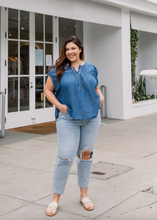 Load image into Gallery viewer, Ripped Stretch Mom Jeans