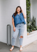 Load image into Gallery viewer, Ripped Stretch Mom Jeans