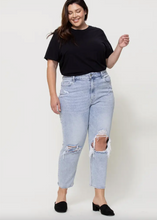 Load image into Gallery viewer, Ripped Stretch Mom Jeans