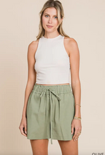 Load image into Gallery viewer, Casual Olive Linen Shorts