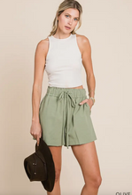 Load image into Gallery viewer, Casual Olive Linen Shorts