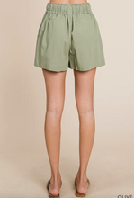 Load image into Gallery viewer, Casual Olive Linen Shorts