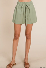 Load image into Gallery viewer, Casual Olive Linen Shorts