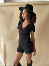 Load image into Gallery viewer, Black Chain Wide Brim Hat