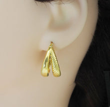 Load image into Gallery viewer, Gold Oval Hoop Earrings Gold Fill