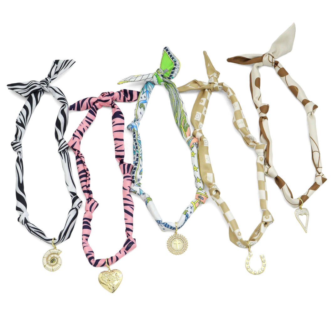 Scarf Necklace cream checkboard Large horseshoe