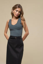 Load image into Gallery viewer, Brown Scallop Tank