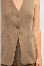 Load image into Gallery viewer, Mocha Longline Vest