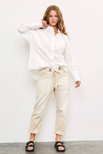 Load image into Gallery viewer, Winnie Classic White Button Shirt