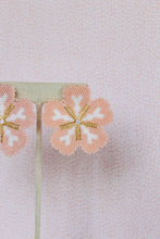 Load image into Gallery viewer, Margarita Flower Earrings