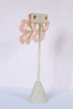 Load image into Gallery viewer, Margarita Flower Earrings