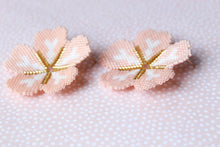 Load image into Gallery viewer, Margarita Flower Earrings