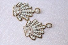 Load image into Gallery viewer, Treasure Jewel Seashell Earrings