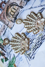 Load image into Gallery viewer, Treasure Jewel Seashell Earrings