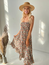 Load image into Gallery viewer, Bellmundo Floral Maxi Dress