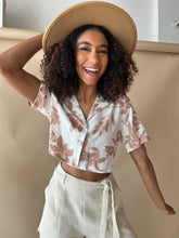 Load image into Gallery viewer, Sand Belted Shorts