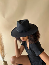 Load image into Gallery viewer, Black Chain Wide Brim Hat