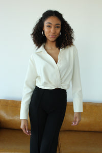 Collar Twist Off White Top