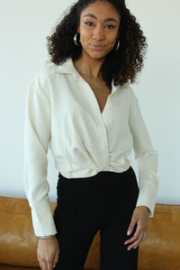 Collar Twist Off White Top