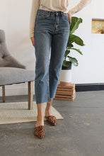 Load image into Gallery viewer, Musgraves High Rise Mom Jeans
