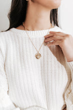 Load image into Gallery viewer, Gold Star Statement Necklace