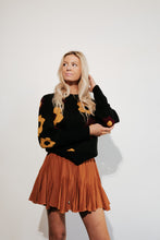 Load image into Gallery viewer, Gilly Floral Sweater