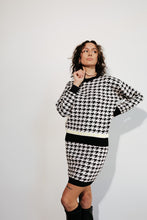 Load image into Gallery viewer, Houndstooth Print Sweater