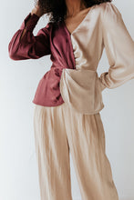 Load image into Gallery viewer, Champagne Satin Twist Top